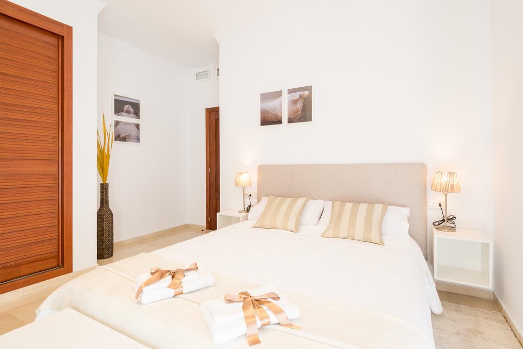 Colon12 Urban Apartment Málaga Extérieur photo